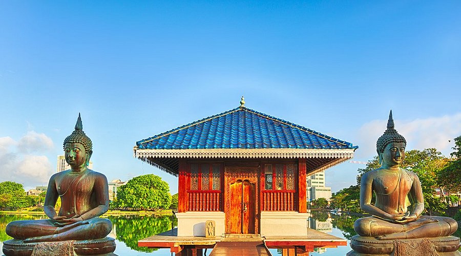 Take a quick tour of a beautiful Buddhist temple